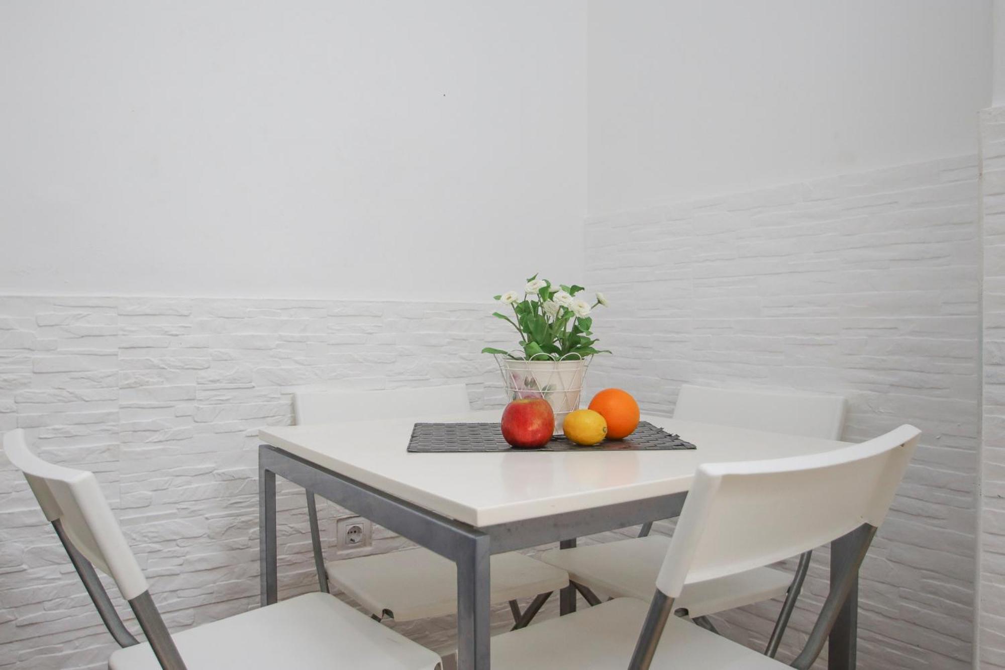 Lovely Apartment In The Old Town Of Севиля Екстериор снимка